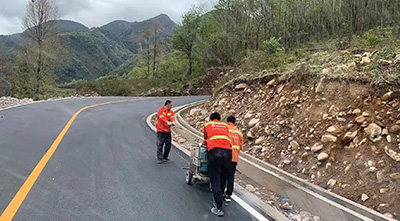 道路划线受天气因素影响吗？