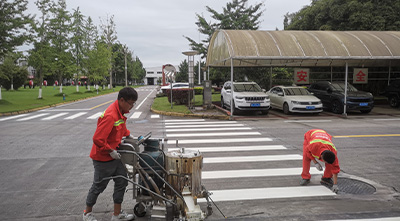 道路划线为什么会有气泡？