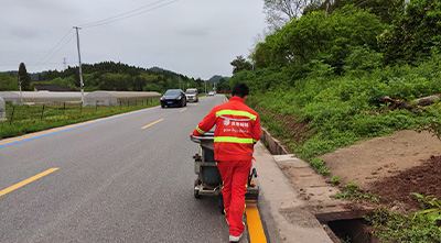 乡村道路进行道路划线施工有哪些注意事项？