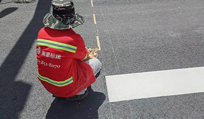 道路划线施工为什么会产生划痕？