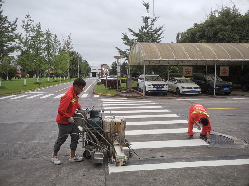 道路标线施工