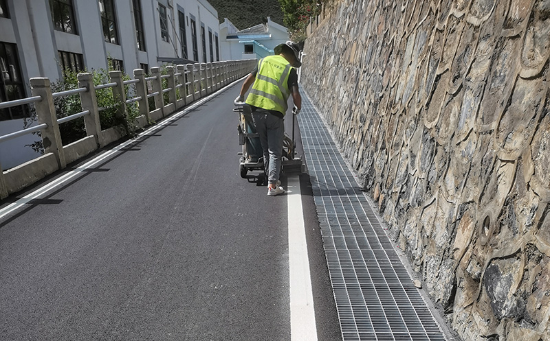 甘孜道路划线施工