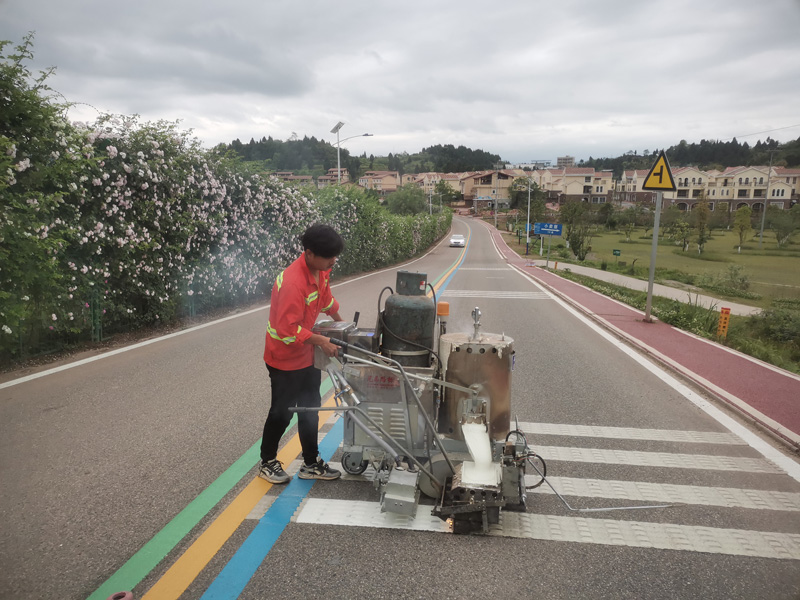 震荡标线